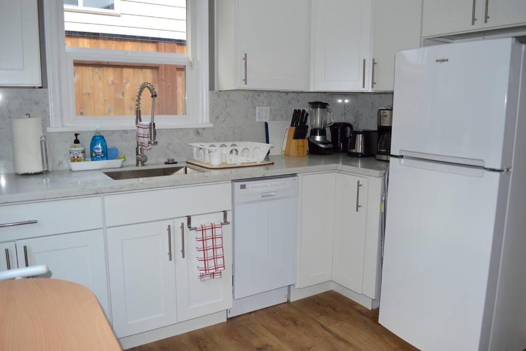 Cozy Crown Hill Carkeek Cottage W/3 Beds, Full Kitchen & Backyard In North Сіетл Екстер'єр фото